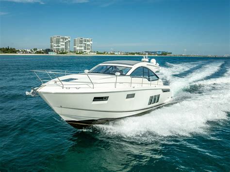 Fairline Yachts .